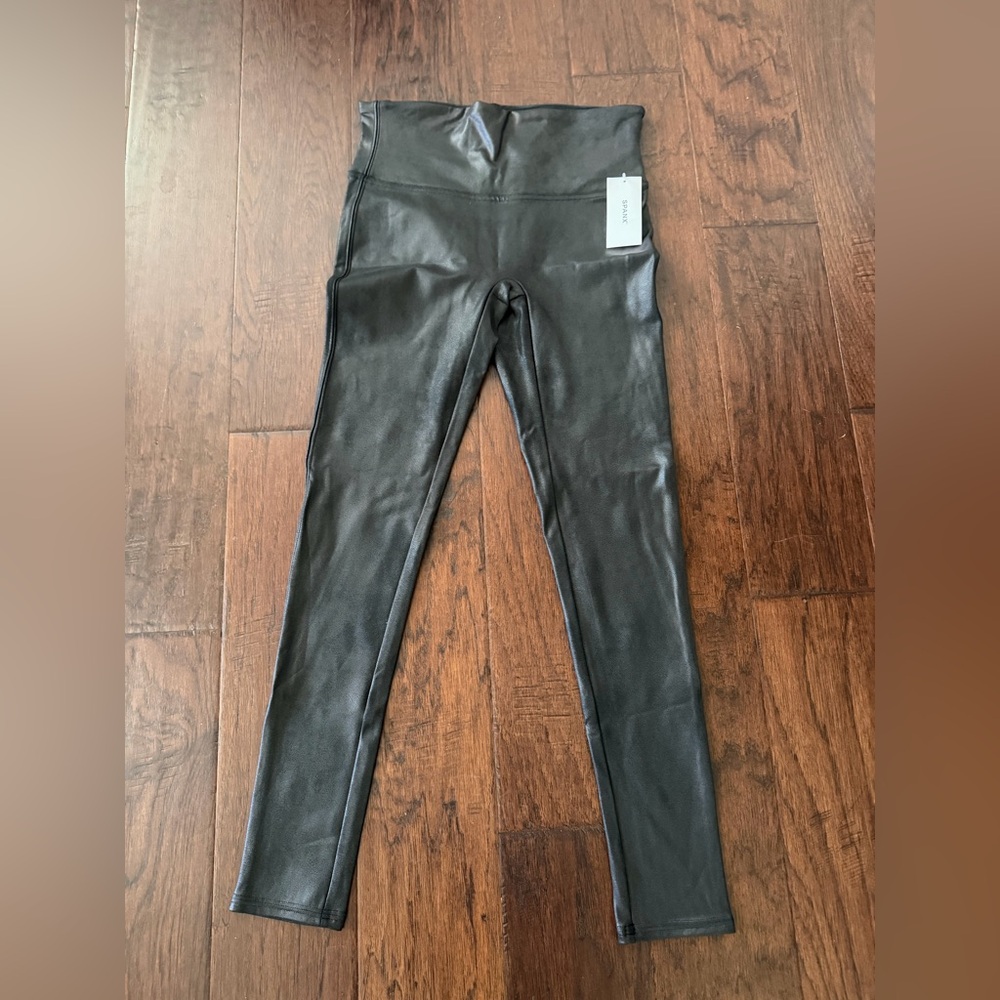 NWT Spanx Faux Leather Leggings Medium Petite